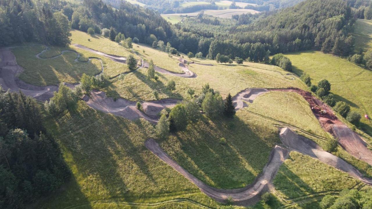 Pokoje Goscinne Art- Dworek Kudowa Zdroj Exterior photo